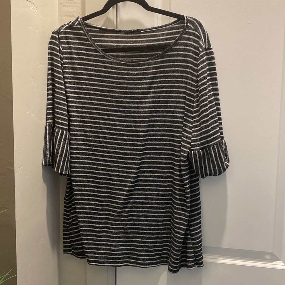 USED black and white top / 1XL